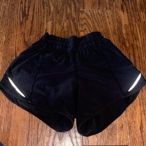 Lululemon Hotty Hot Low Rise 4” Lined Short